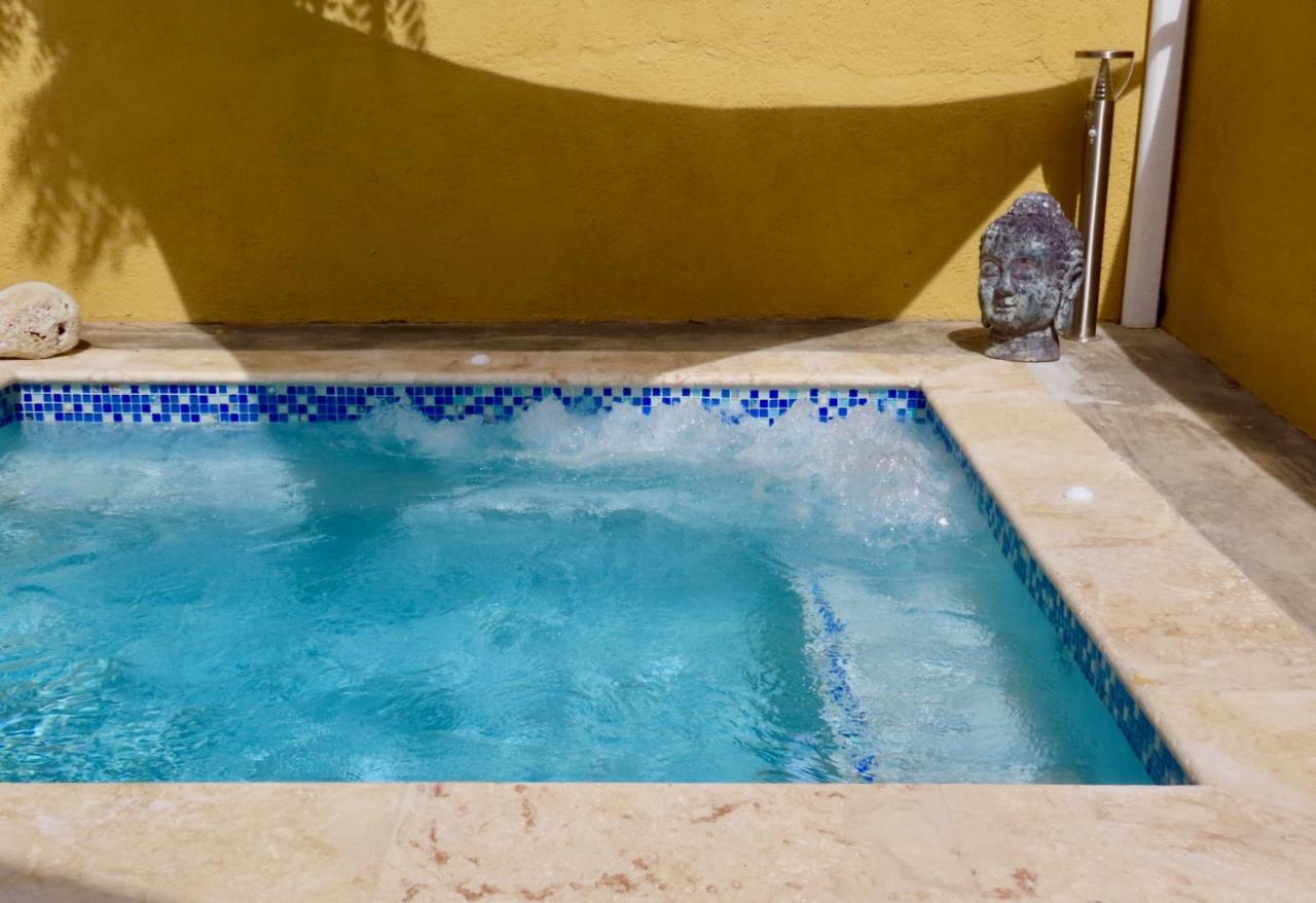 Historic Building The Palm Backyard Studio-Apartment Willemstad, Curacao Feel Home Away From Home Exterior photo