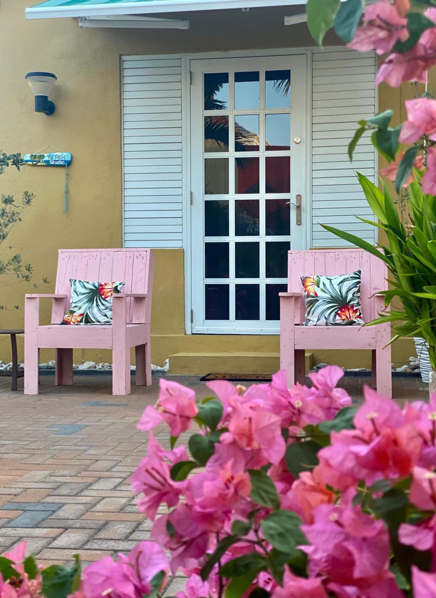 Historic Building The Palm Backyard Studio-Apartment Willemstad, Curacao Feel Home Away From Home Exterior photo